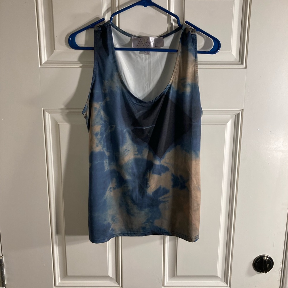 Arae tank top